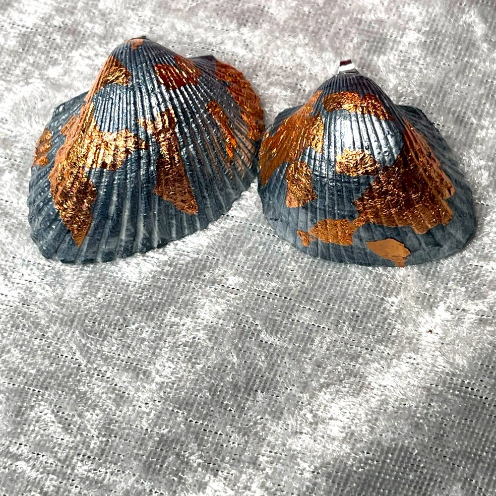 “blue reflections” Hand painted seashell earrings